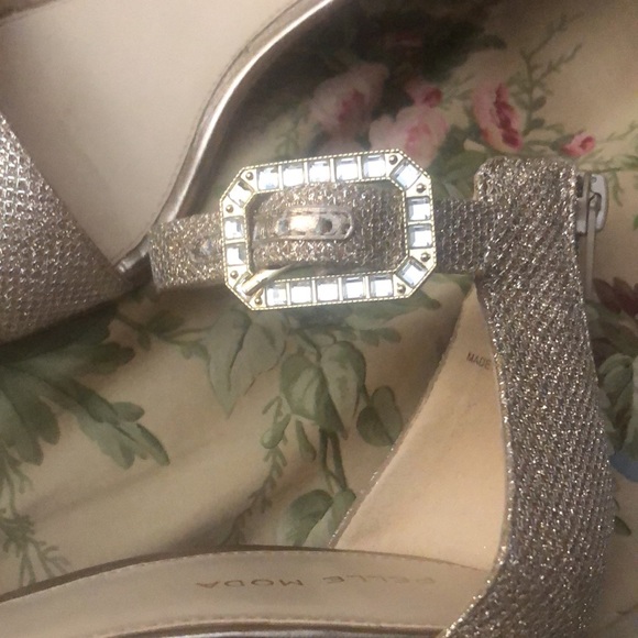 Pelle Moda Bette-TX Platinum Gold Woman’s size 10 dress shoe - Picture 8 of 9